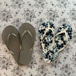 🥳 4 for $20 Sale!! 🥳 2 PAIR Old Navy Flip Flops Size 5/6